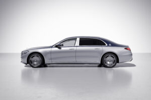 Mercedes-Benz erlebt starke Nachfrage, Absatz bei High-End-Modellen und Elektroautos auf Höchststand