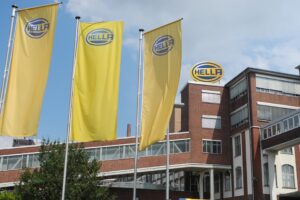 HELLA und Faurecia stellen Weichen für gemeinsame Zukunft