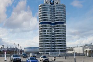 BMW Group beschleunigt Wachstumstempo bei vollelektrischen Fahrzeugen und hat BEV Absatz in Q1 mehr als verdoppelt